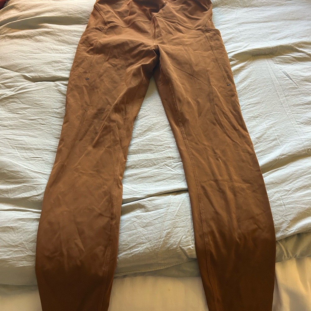 Lululemon crop Leggings with pockets